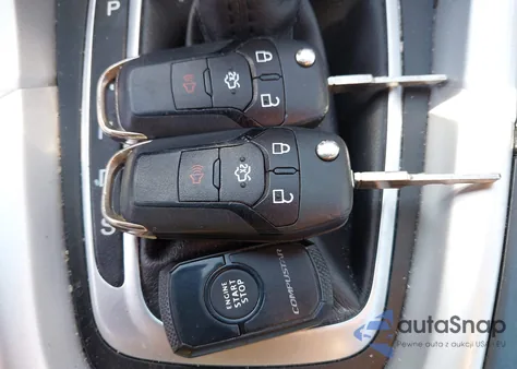 2015 Ford Fusion Se z USA, uszkodzony, nr VIN 1FA6P0H72F5102277